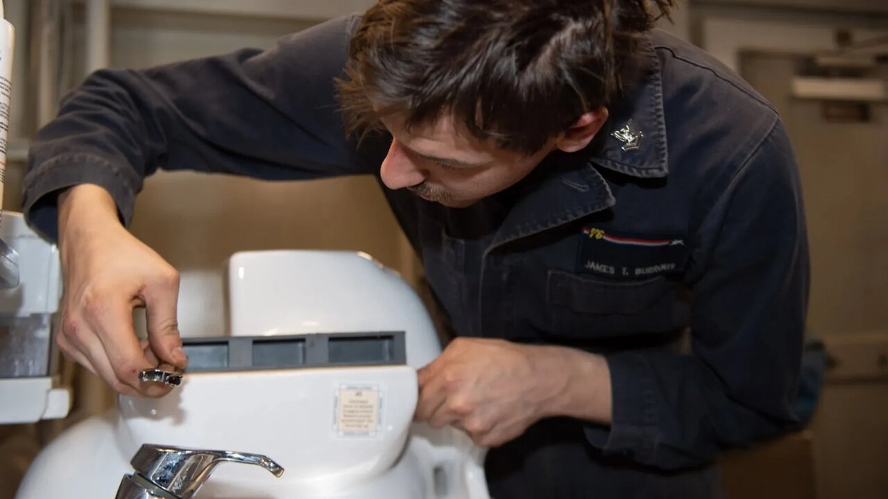 بحران خاموش در دل پیشرفتهترین ناو جهان / ناو جرالد فورد زمینگیر شد بحران خاموش در دل پیشرفتهترین ناو جهان / ناو جرالد فورد زمینگیر شد