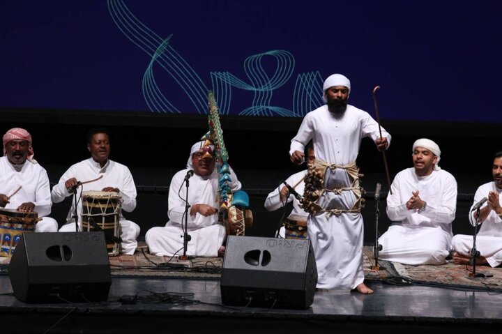 برگزاری کنسرت، عادیسازی نیست/ هنرمند با ساز و آوازش انتقاد کند معمای کنسرتهای خاموش در برزخ سیاست؛ اجرا رفتن یا نرفتن مسئله این است؟