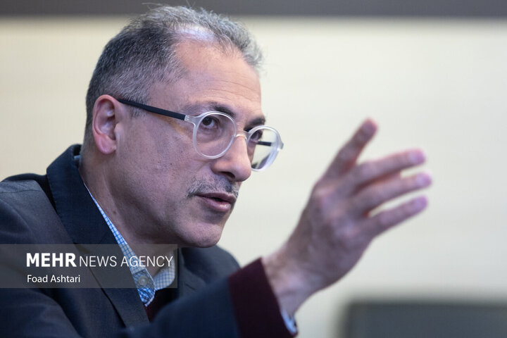 برگزاری کنسرت، عادیسازی نیست/ هنرمند با ساز و آوازش انتقاد کند معمای کنسرتهای خاموش در برزخ سیاست؛ اجرا رفتن یا نرفتن مسئله این است؟