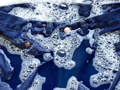 بهترین روش برای شستشوی صحیح شلوار جین/ اگر می خواهید ظاهر لباستان حفظ شود بخوانید