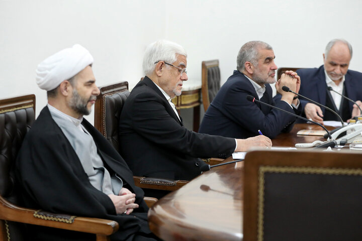 تاکید عارف بر رسیدگی به آسیب دیدگان و خانواده جانباختگان حوادث دیماه