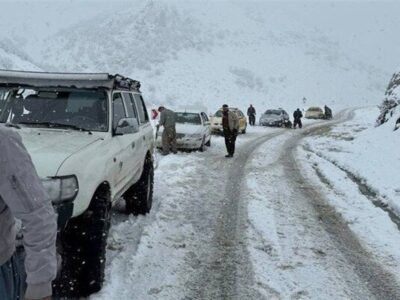 ترافیک نیمه‌سنگین در محورهای ورودی تهران / برخی جاده‌ها به دلیل بارش مسدود شدند