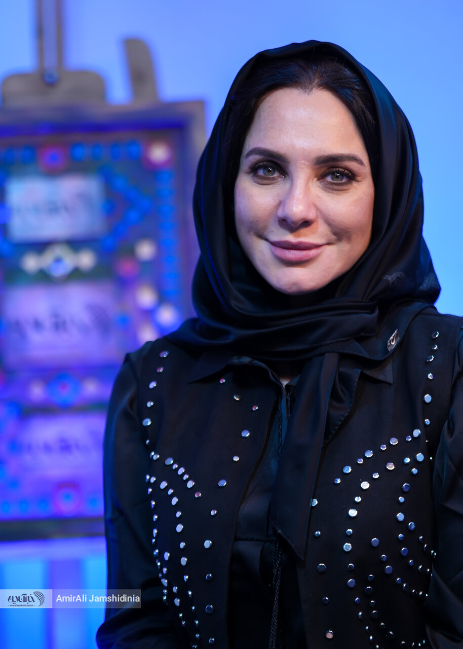 جنگ، اخلاق را عریان میکند؛ روایت یک مادر در دل بحران/ سینمای ایران شبیه شعر است جنگ، اخلاق را عریان میکند؛ روایت یک مادر در دل بحران/ سینمای ایران شبیه شعر است