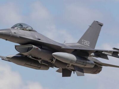 جنگنده‌های اف-۱۶ آمریکا به پرواز درآمدند