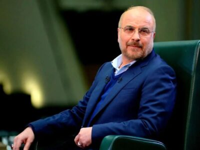 حضور قالیباف در یک مراسم ختم همراه با پدرش +عکس