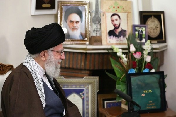 داستان کوتاه یک زندگی که در آشوب پایان یافت داستان کوتاه یک زندگی که در آشوب پایان یافت