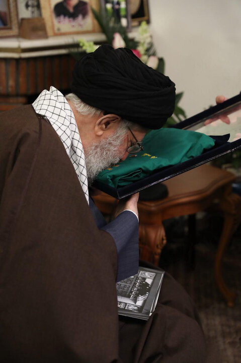 داستان کوتاه یک زندگی که در آشوب پایان یافت داستان کوتاه یک زندگی که در آشوب پایان یافت