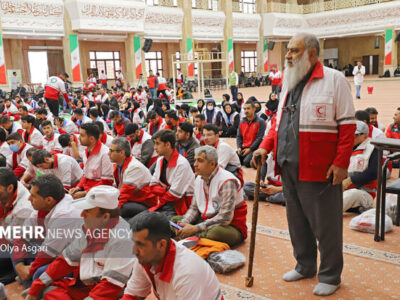 داوطلبان هلال‌احمر نماد صلح و سلامت در جامعه هستند