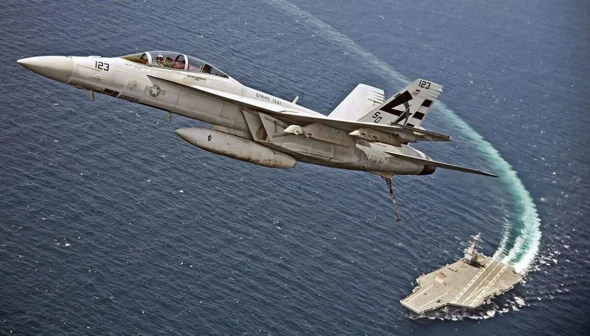 درگیری جنگندههای آمریکایی و چینی بر فراز دریای زرد