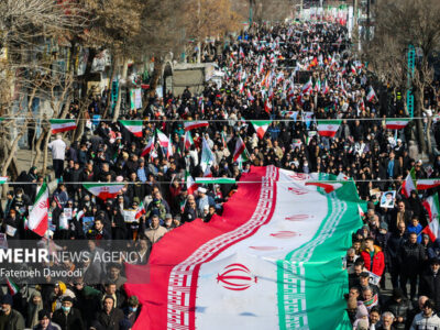 سازمان بسیج مستضعفین از مردم برای شرکت در راهپیمایی ۲۲ بهمن دعوت کرد