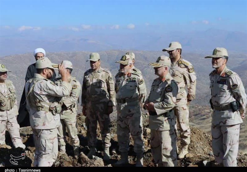 ضربه مرزبانی به اشرار تروریست؛ کشف مواد منفجره و جلیقه انتحاری