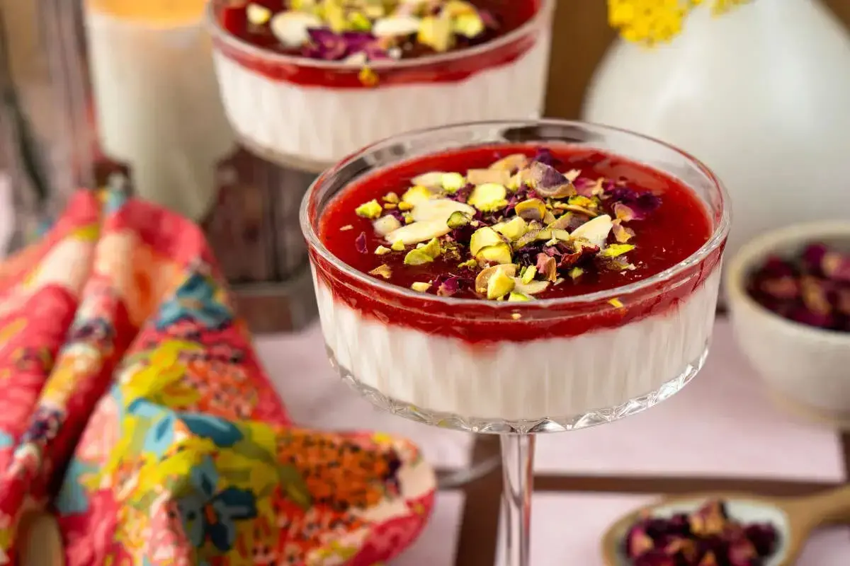 طرز تهیه دسر محلبی با به/ انتخابی خوش‌عطر و وسوسه‌انگیز برای روز‌های سر زمستان