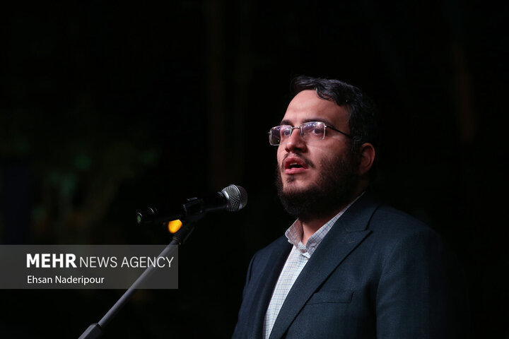 «فراتهران» از اهداف حوزه هنری است؛ تئاتر را دنبال می‌کنم