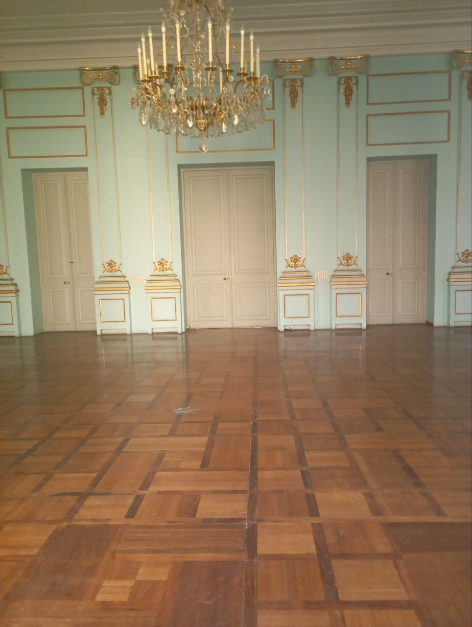 فوری/ کاخ نیاوران تخلیه شد فوری/ کاخ نیاوران تخلیه شد