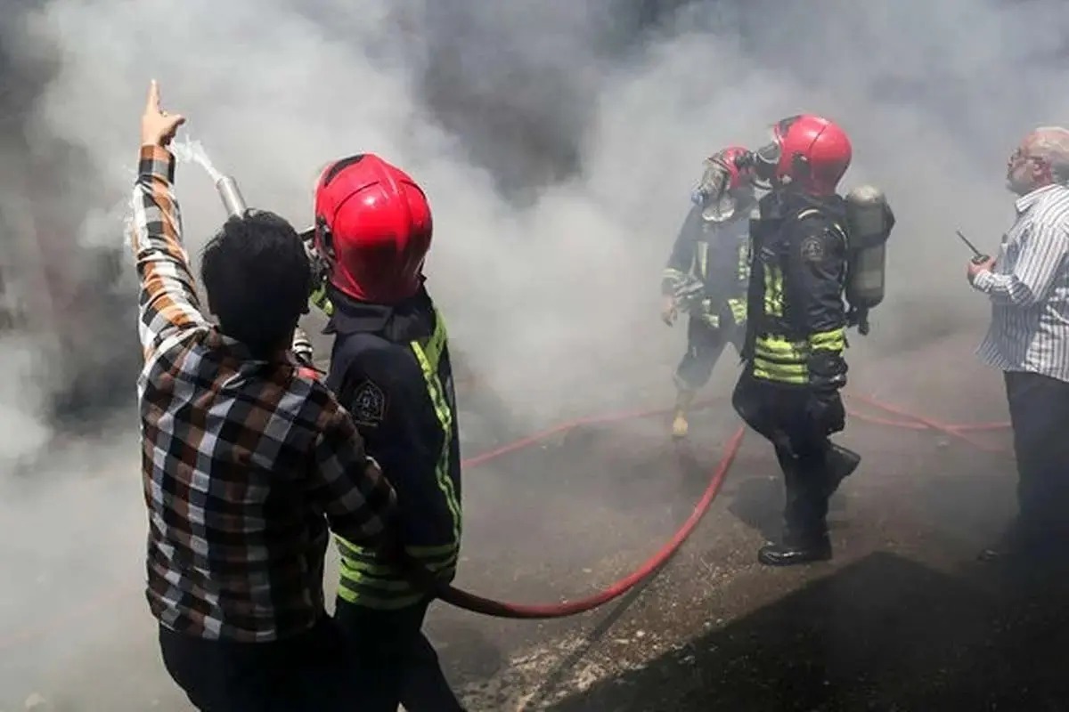 فوری؛ آتش‌سوزی گسترده در آبادان / اولین تصاویر از محل حادثه منتشر شد