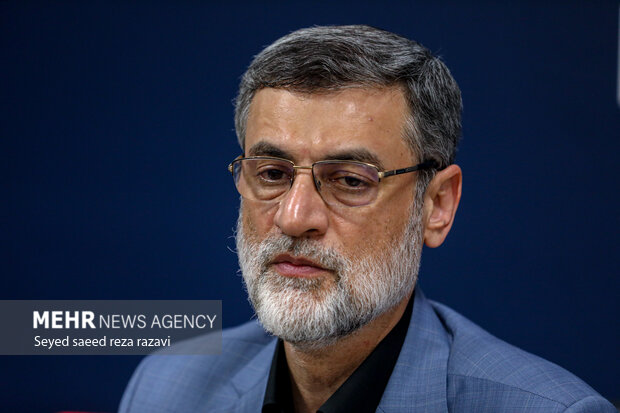 قاضی‌زاده هاشمی: ناوگان آمریکا در منطقه باید ضربه بخورد