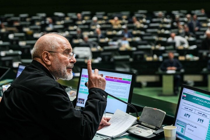 قالیباف: میتوان حقوقها را دو بار در سال افزایش داد