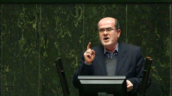 لاهوتی: معافیتهای مالیاتی سال ۱۴۰۵ بهنفع حقوقبگیران است