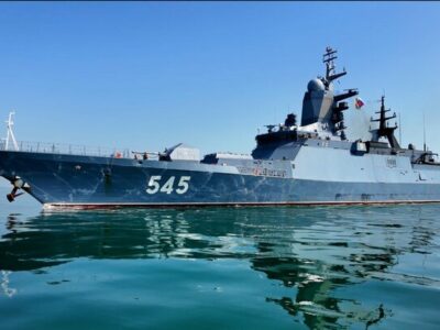 ناو روسی برای شرکت در رزمایش دریایی به بندرعباس رسید