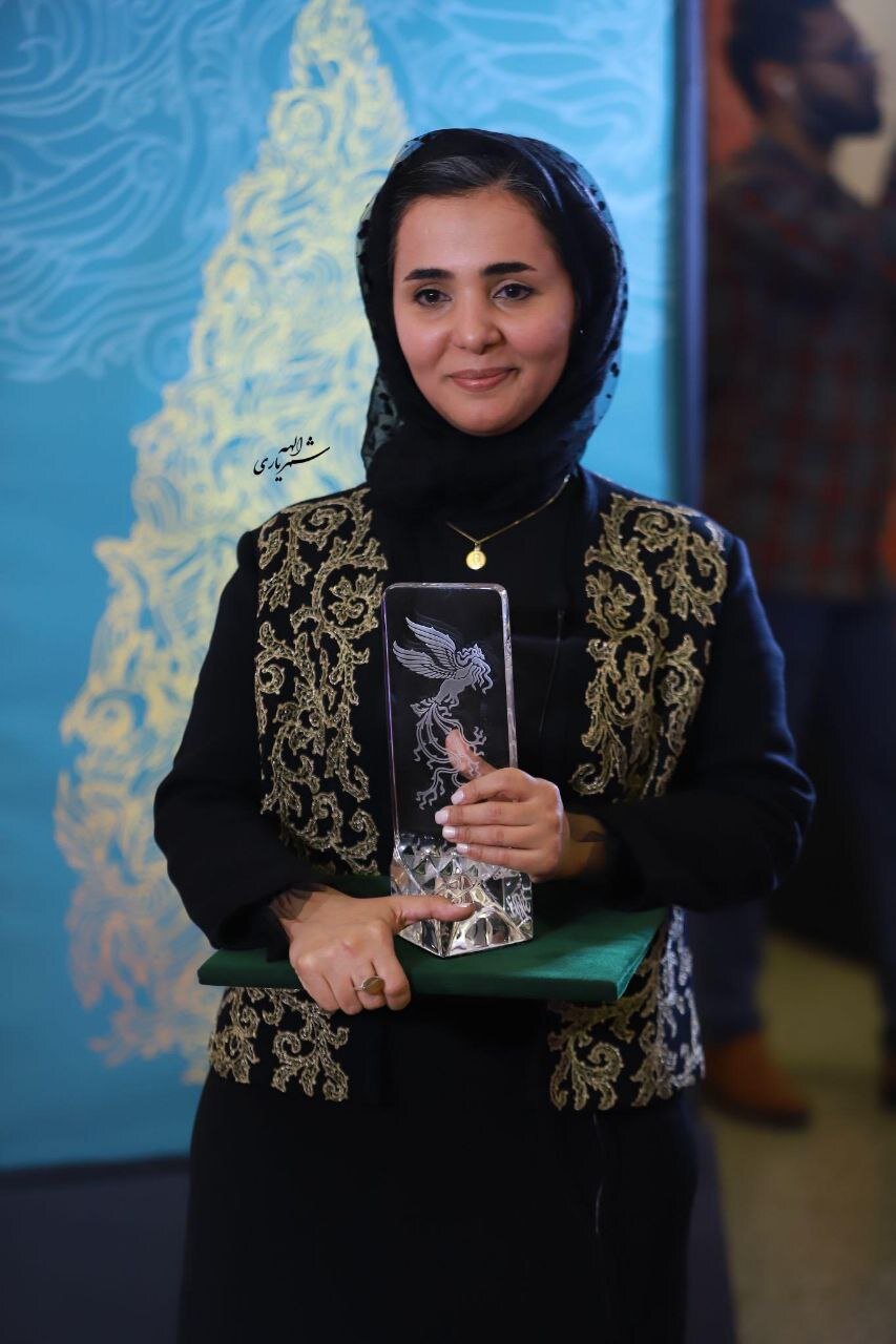 نمایش جریان زندگی در «جهان مبهم هاتف»/ برای طراحی لباس خودم را جای کاراکترها میگذارم نمایش جریان زندگی در «جهان مبهم هاتف»/ برای طراحی لباس خودم را جای کاراکترها میگذارم