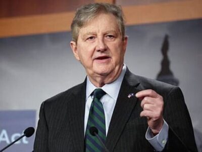 هشدار سناتور آمریکایی در خصوص حمله نظامی به ایران