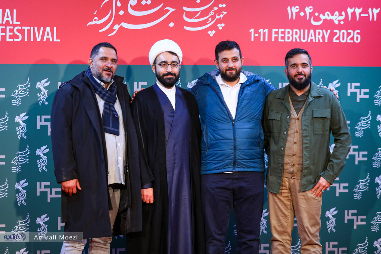 وقتی تابوی همجنسگرایی صرفا ابزار تبلیغات است/ «غوطهور» در برزخ کشآمدگی وقتی تابوی همجنسگرایی صرفا ابزار تبلیغات است/ «غوطهور» در برزخ کشآمدگی