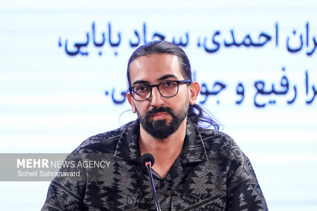 وقتی دوربین به «حاشیه» میرود؛ بچههایی که از زندگی سخت فراری هستند وقتی دوربین به «حاشیه» میرود؛ بچههایی که از زندگی سخت فراری هستند