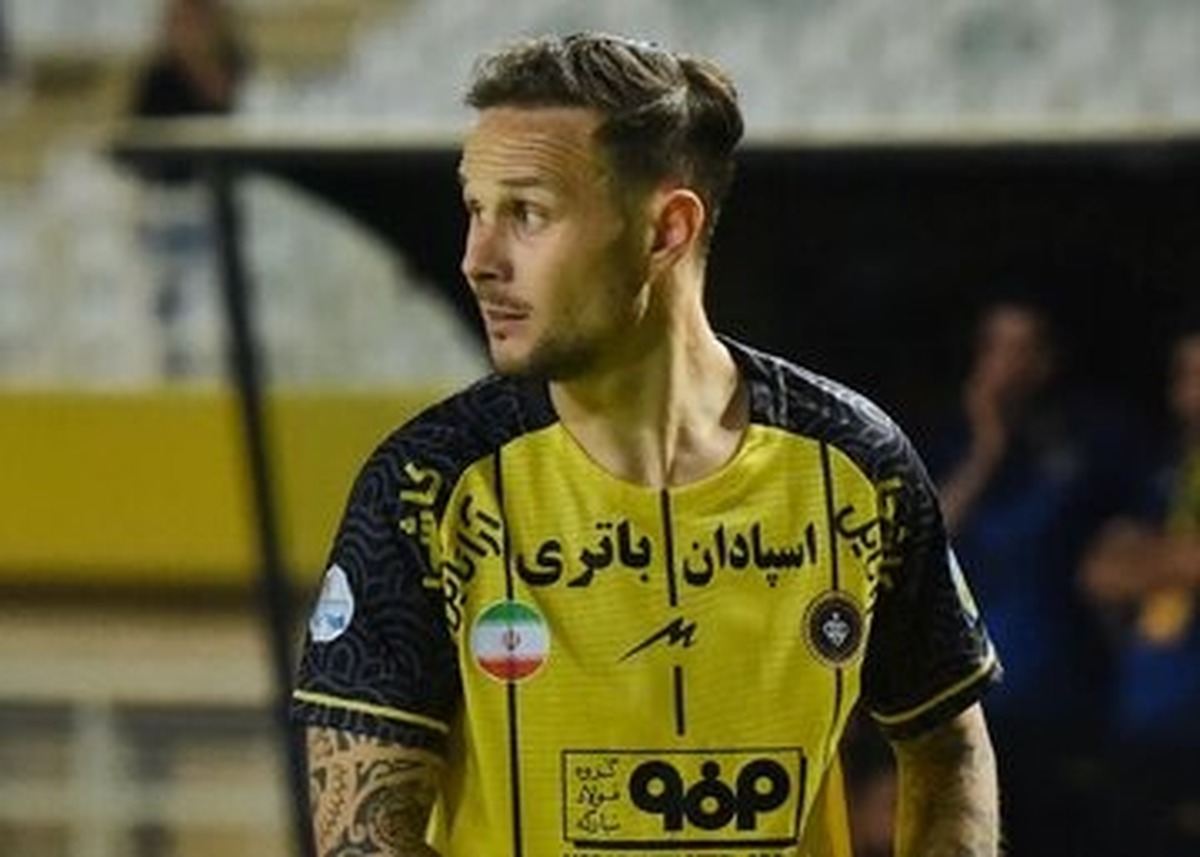 وینگر طلایی‌پوشان ناپدید شد