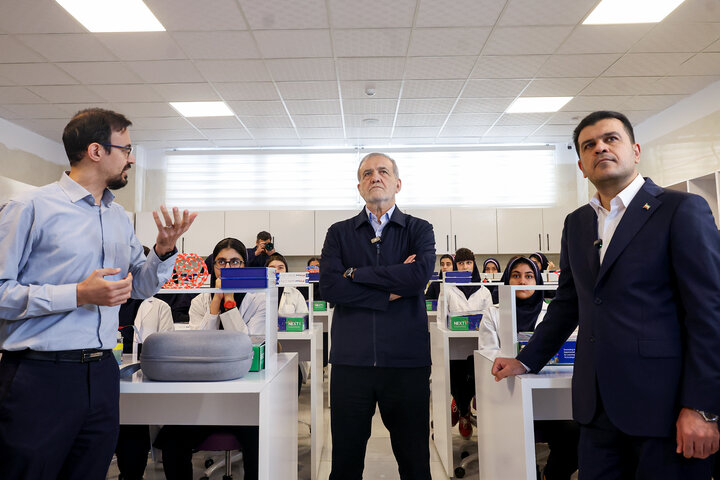 پزشکیان: باید بستر توسعه مهارتهای فردی و گروهی دانشآموزان فراهم شود