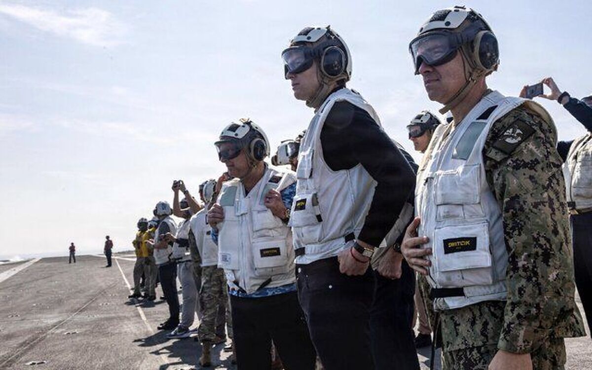 پشتپرده بازدید ویتکاف و کوشنر از ناو آبراهام لینکلن / آمریکا ترسید!