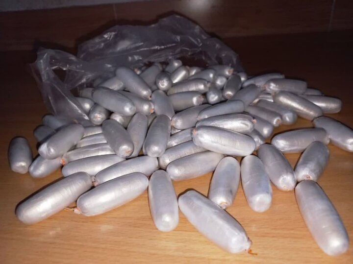 کشف ۹۴۷ گرم کوکائین بلعیدهشده در فرودگاه امام خمینی (ره)