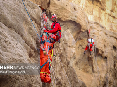 کوهنورد دارابی پس از ۱۷ ساعت عملیات نجات یافت