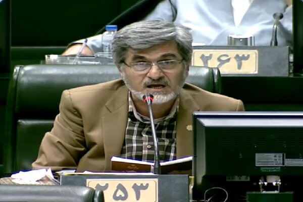 کوچکزاده خواستار برخورد با سایت جماران شد