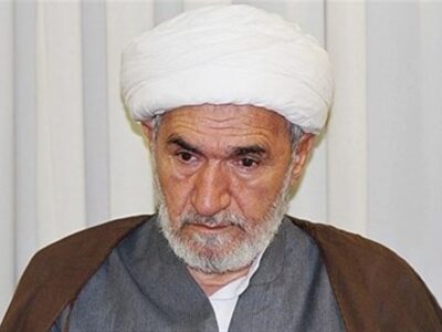 آیت‌‌الله خامنه‌ای مجتهد و توانمندی اداره کشور را دارد/همه حمایت کنند