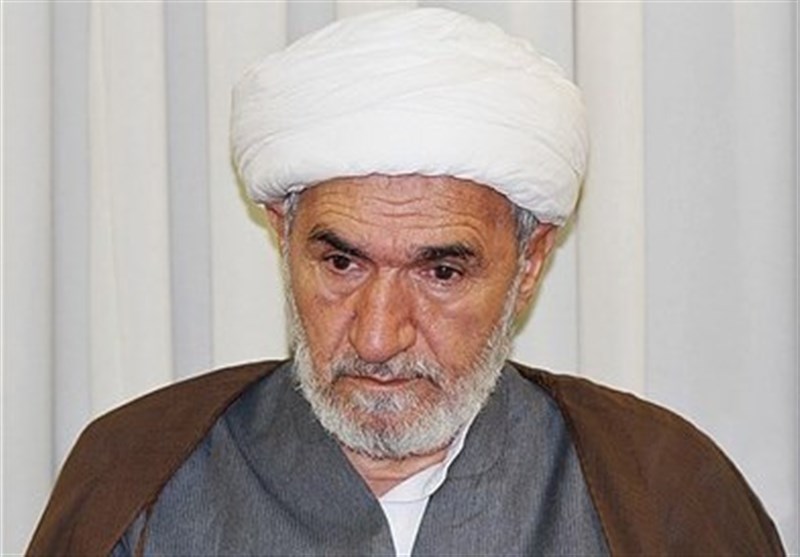 آیتالله خامنهای مجتهد و توانمندی اداره کشور را دارد/همه حمایت کنند