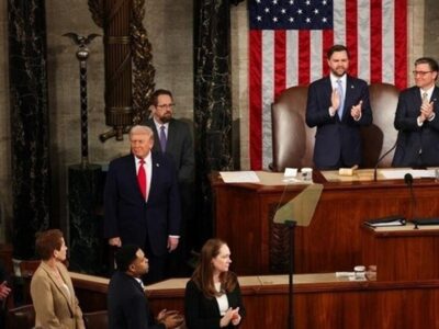 اختلاف شدید در کابینه ترامپ / آمریکا مجبور به پایان جنگ می‌شود؟