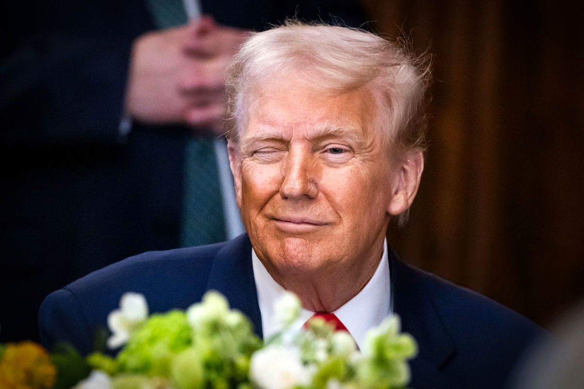 ادعای جدید ترامپ درباره مذاکره با ایران/ با افراد مناسب صحبت میکنیم