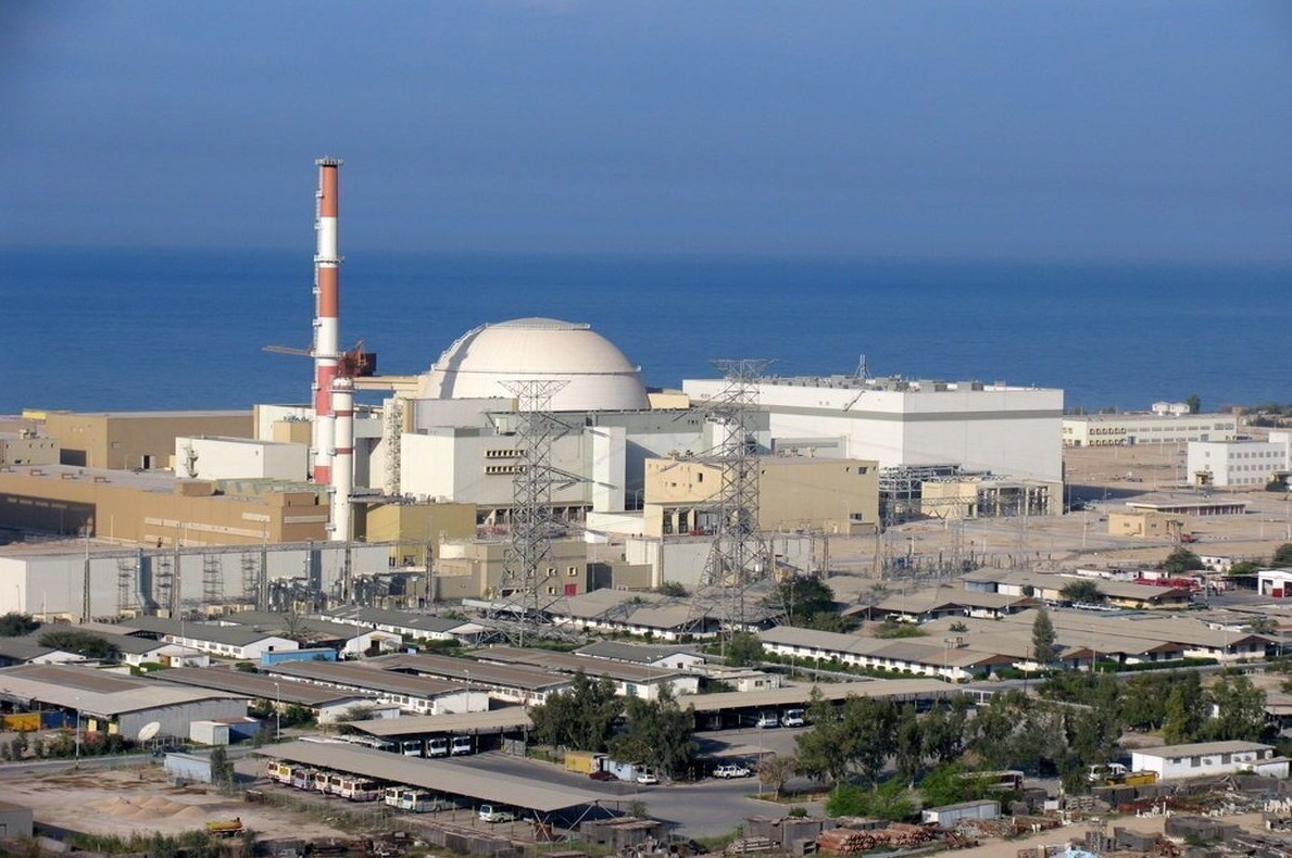 اصابت یک پرتابه دشمن به محوطه نیروگاه اتمی بوشهر/ خسارتی گزارش نشد