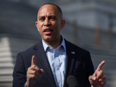 انتقاد تند از ترامپ/ رهبر دموکراتها خواستار تغییر رژیم شد