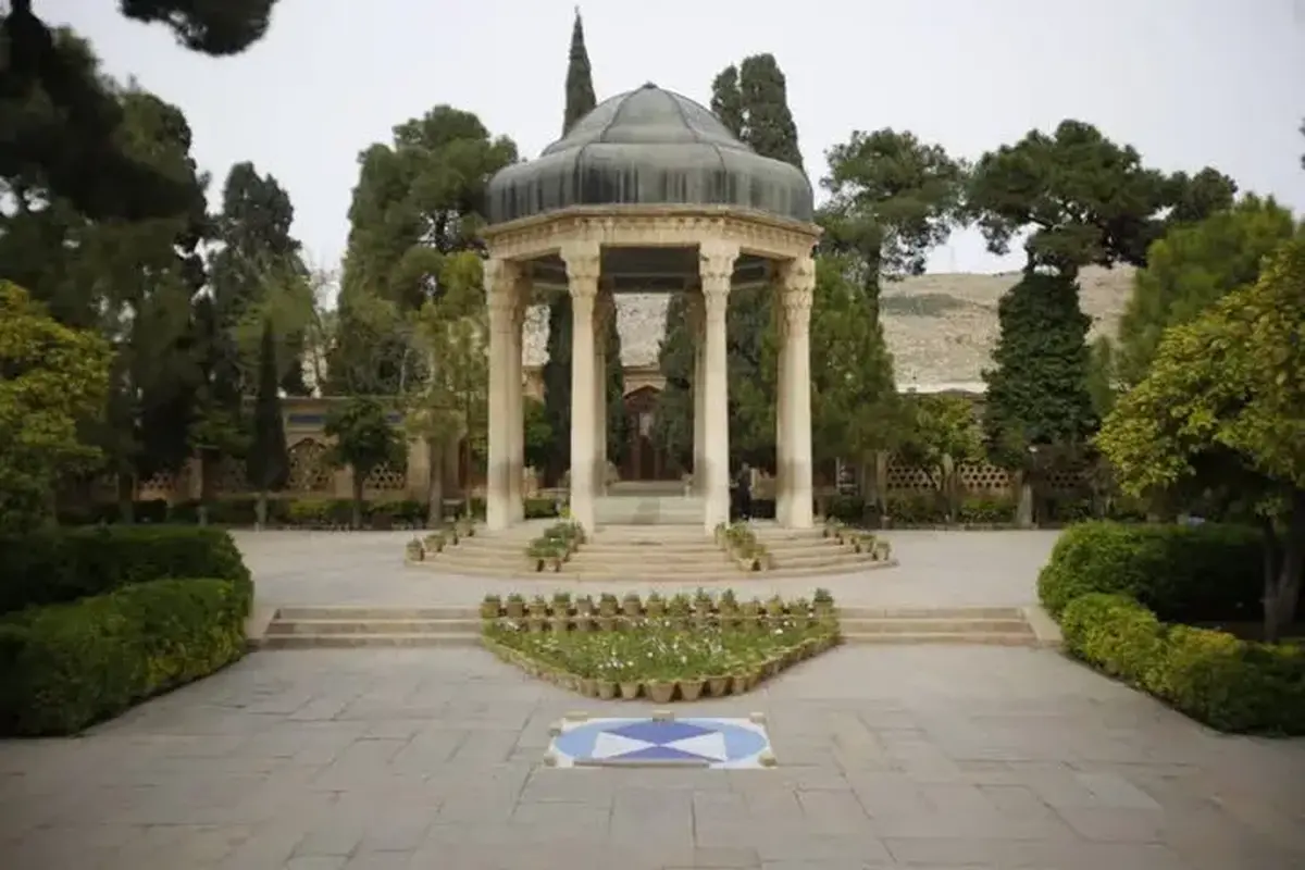 این مکان‌ها در لحظه تحویل سال تعطیل هستند