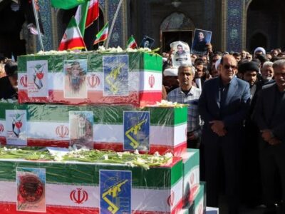 بدرقه اشک و حماسه؛ شیراز میزبان تشییع شهدای حمله دشمن + تصاویر