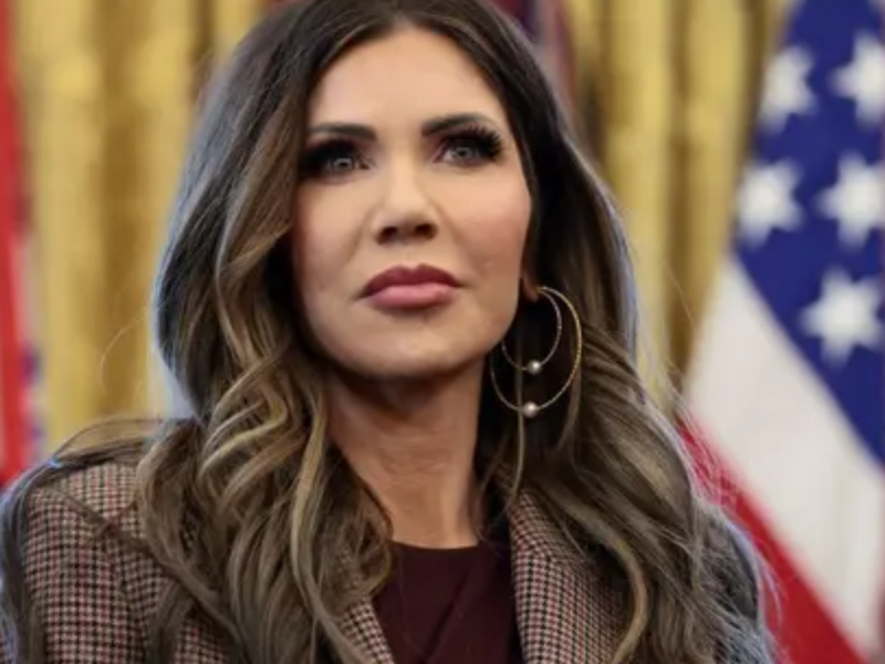 تغییر در کابینه ترامپ/ وزیر امنیت داخلی برکنار شد