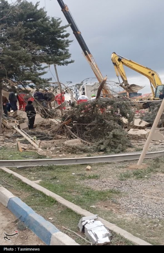 حمله پهپادی به منزل مسکونی در زنجان/3 شهید و 7 مصدوم حمله پهپادی به منزل مسکونی در زنجان/3 شهید و 7 مصدوم