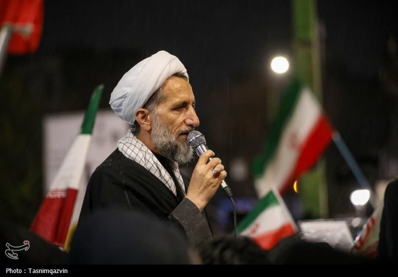 خون شهدا، نظام اسلامی را تنومندتر میکند