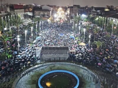 دریای اشک و وفاداری زیر باران؛ عزاداری حماسی گیلانیان برای رهبر شهید