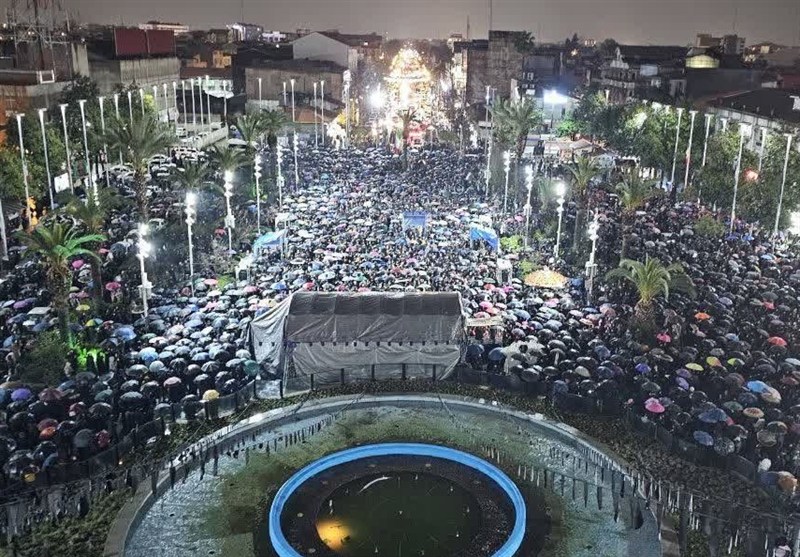 دریای اشک و وفاداری زیر باران؛ عزاداری حماسی گیلانیان برای رهبر شهید