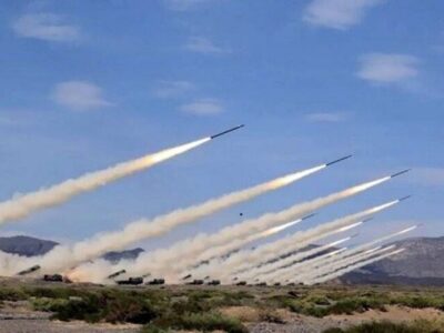 رضایی: موشک‌های ما با دشمن مذاکره می‌کنند