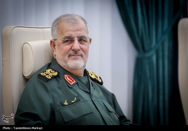 شهید پاکپور ارادت ویژهای به رهبر شهید انقلاب امام خامنهای داشت