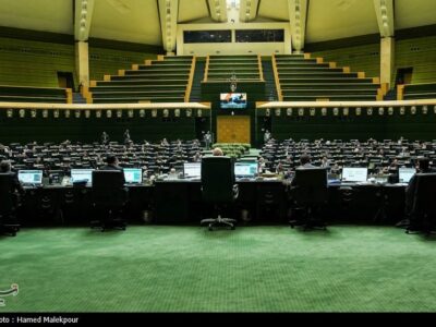 موضع مجلس در برابر دشمن «نه سازش، نه تسلیم» است