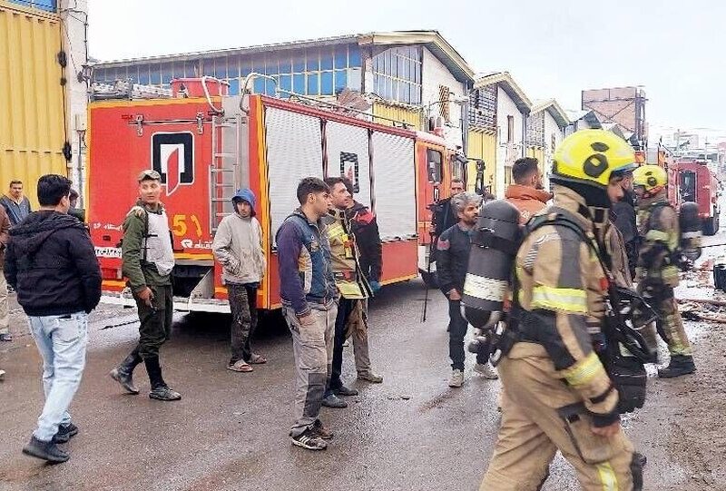 نجات ۳۰۰ شهروند تهرانی از زیر آوار توسط آتش‌نشانی